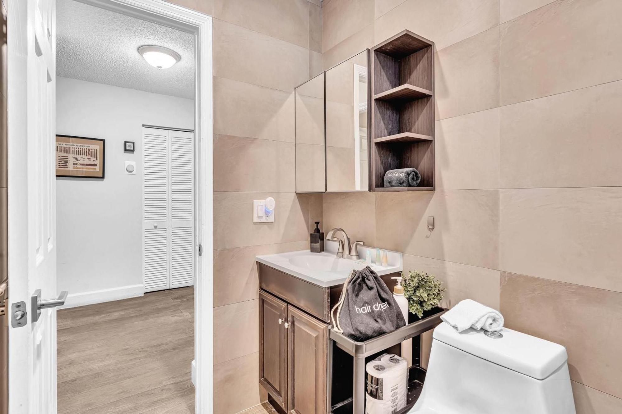Estelo'S Place - Modern Townhouse With King Bed, Only 5 Min From The Airport! ميامي المظهر الخارجي الصورة