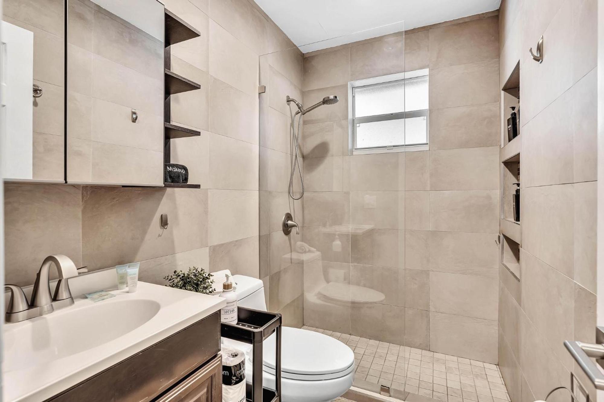 Estelo'S Place - Modern Townhouse With King Bed, Only 5 Min From The Airport! ميامي المظهر الخارجي الصورة